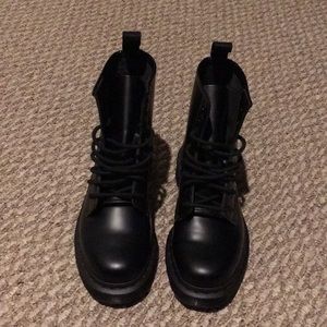 Dr. Martens woman’s 5